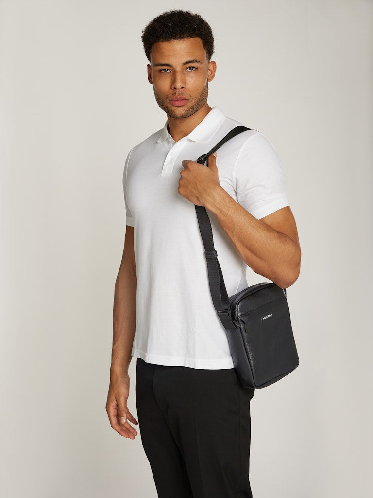 K50K512207 -BEH Reporter Shoulder Bag