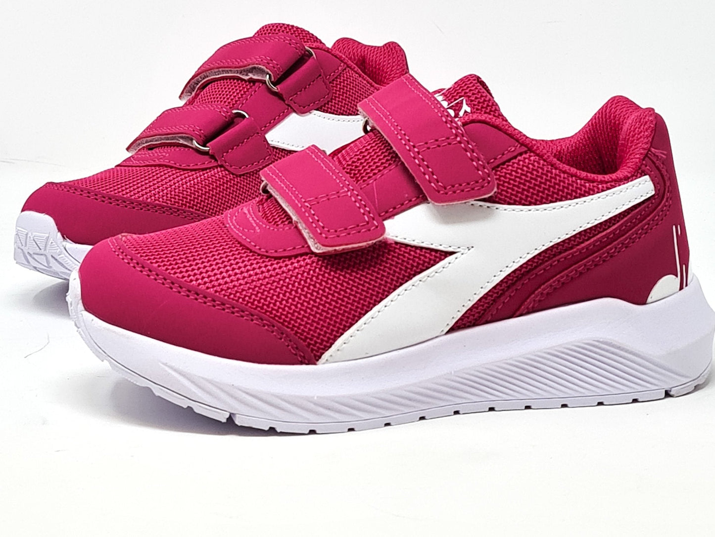 Sports shoe for girls
